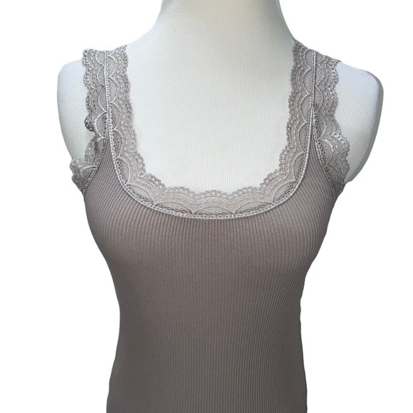 New Isabella Rodriguez Scalloped Lace Longer Cotton Knit Sleeveless Top Tank - Picture 4 of 8